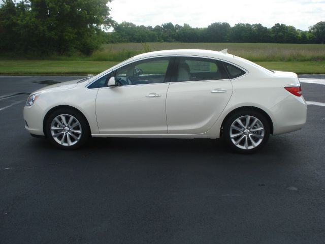 Buick Verano 2013 photo 2