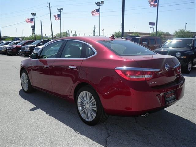 Buick Verano 2013 photo 2