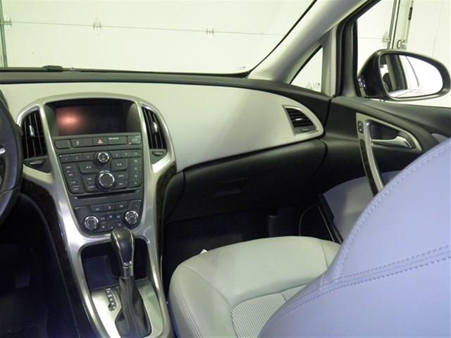 Buick Verano 2013 photo 9