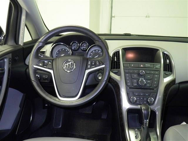 Buick Verano 2013 photo 10