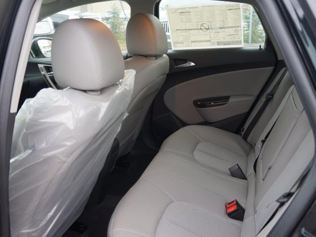 Buick Verano 2013 photo 2