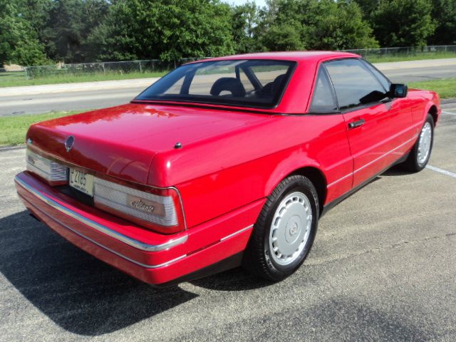 Cadillac Allante 1992 photo 3