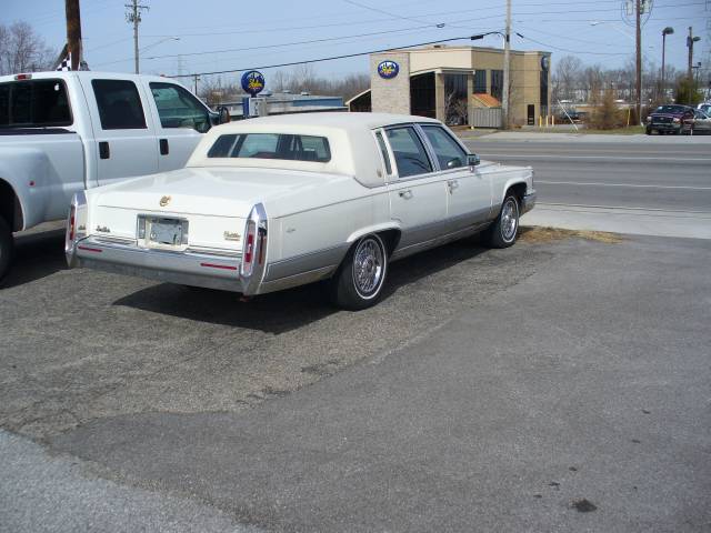 Cadillac Brougham 1991 photo 3