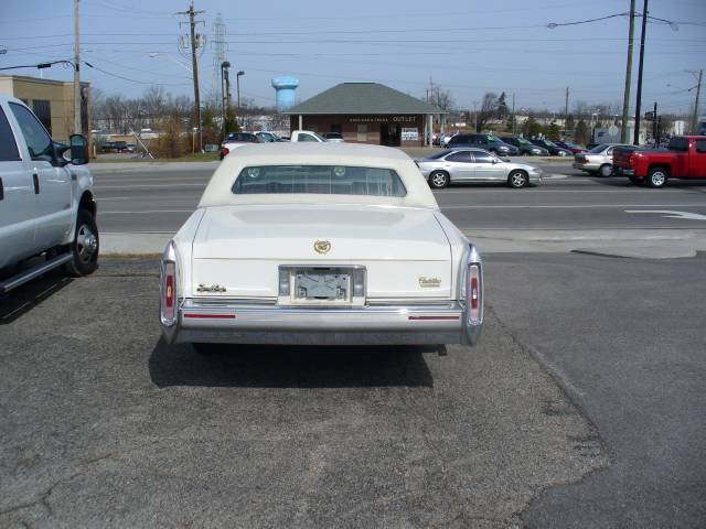 Cadillac Brougham 1991 photo 1