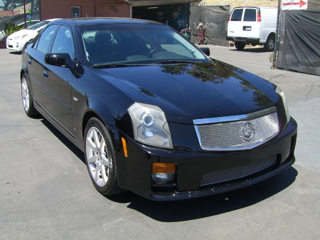 Cadillac CTS-V 2006 photo 2