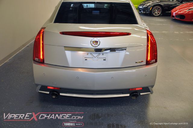 Cadillac CTS-V 2010 photo 3