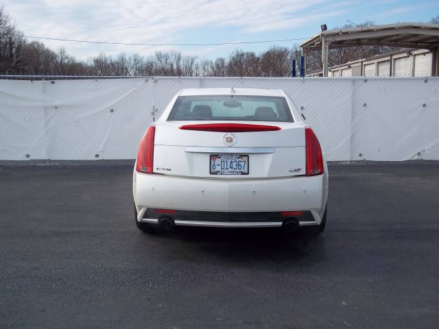 Cadillac CTS-V 2010 photo 3