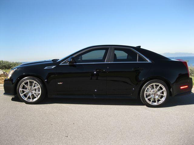 Cadillac CTS-V 2010 photo 2