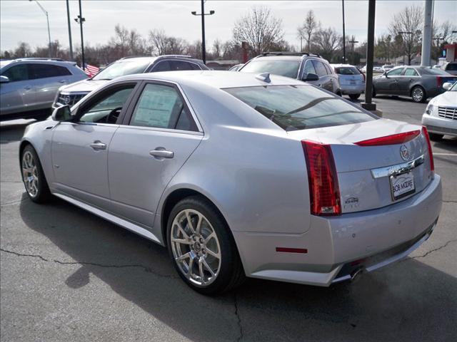 Cadillac CTS-V 2011 photo 3