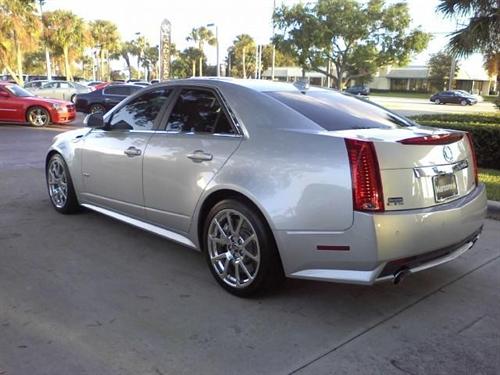 Cadillac CTS-V 2011 photo 3