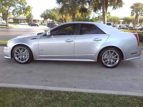 Cadillac CTS-V 2011 photo 4