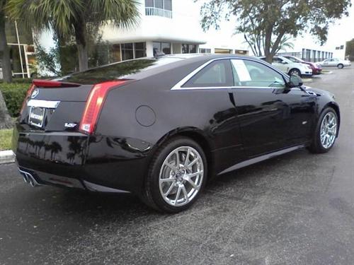 Cadillac CTS-V 2011 photo 2