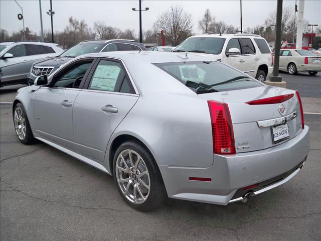 Cadillac CTS-V 2011 photo 5