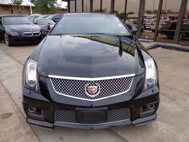 Cadillac CTS-V 2011 photo 2