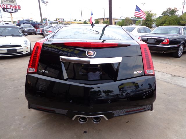 Cadillac CTS-V 2011 photo 4