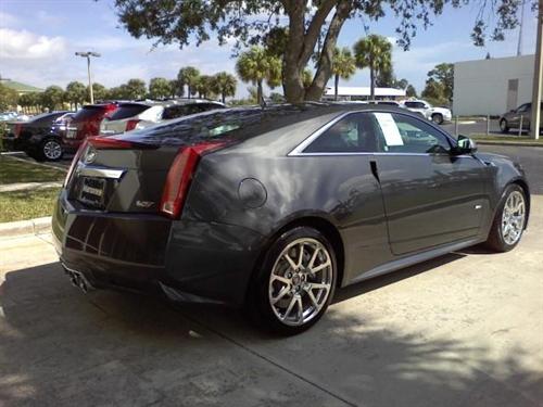 Cadillac CTS-V 2011 photo 2