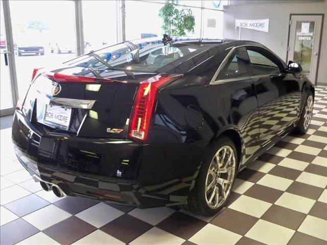 Cadillac CTS-V 2011 photo 4