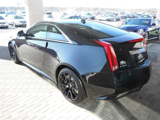 Cadillac CTS-V 2012 photo 2