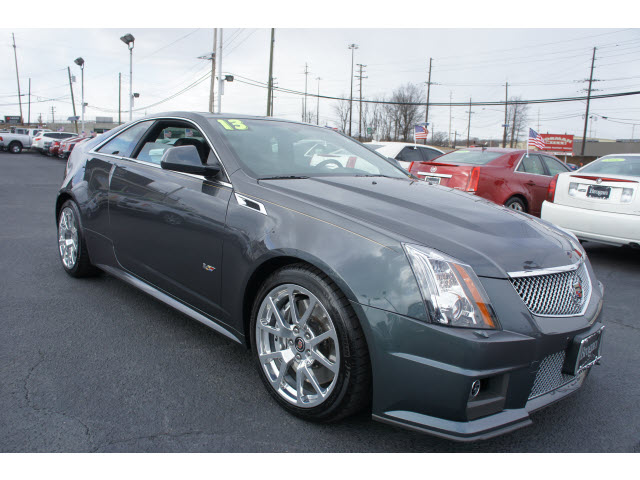 Cadillac CTS-V 2013 photo 2