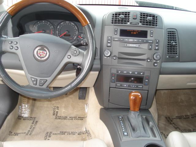 Cadillac CTS 2003 photo 2