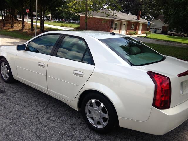 Cadillac CTS 2004 photo 2