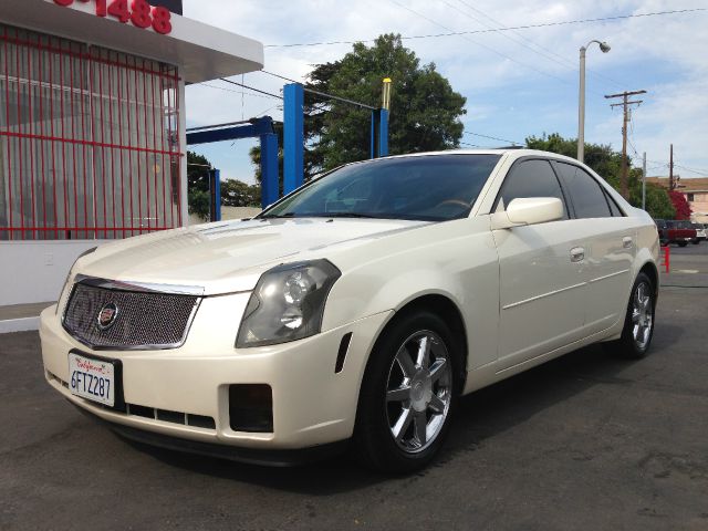 Cadillac CTS 2004 photo 2