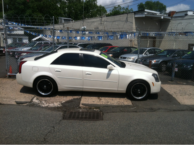 Cadillac CTS 2004 photo 2