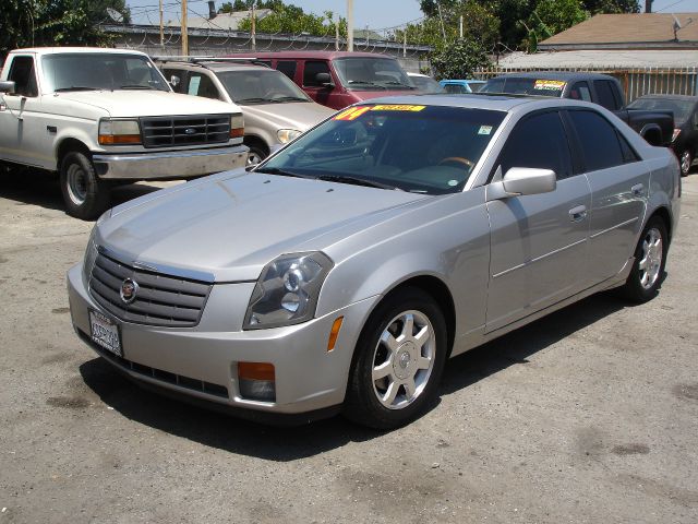 Cadillac CTS 2004 photo 2