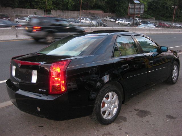 Cadillac CTS 2005 photo 2