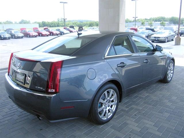 Cadillac CTS 2008 photo 2