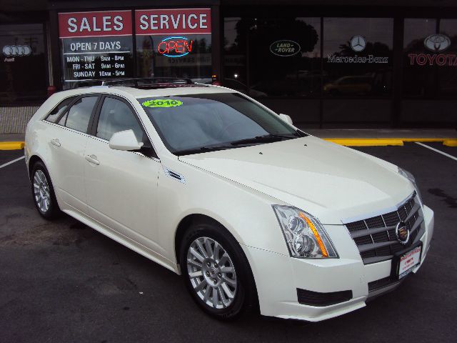 Cadillac CTS 2010 photo 2