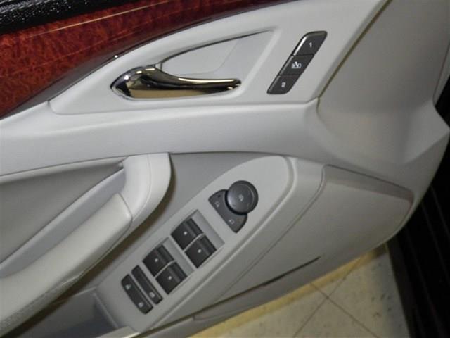 Cadillac CTS 2010 photo 28