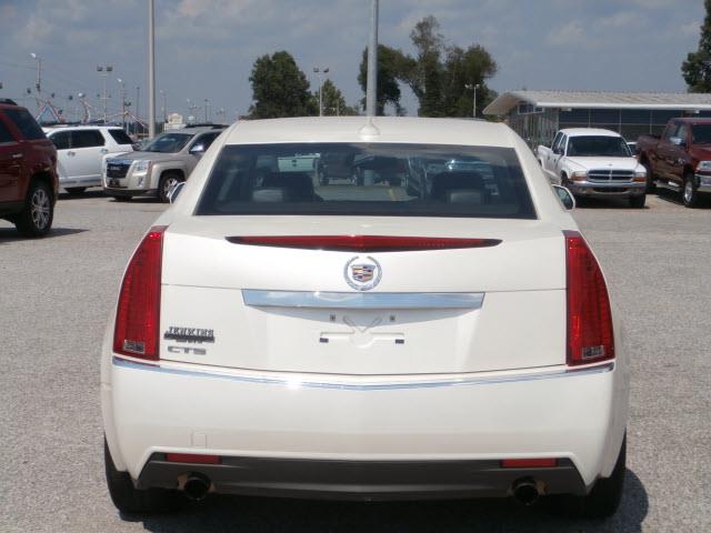 Cadillac CTS 2010 photo 1