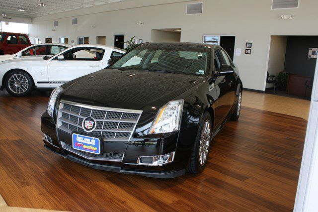 Cadillac CTS 2010 photo 2