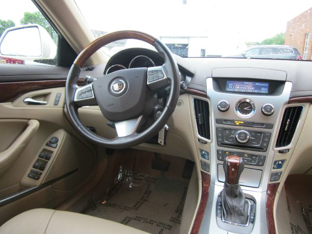 Cadillac CTS 2010 photo 2