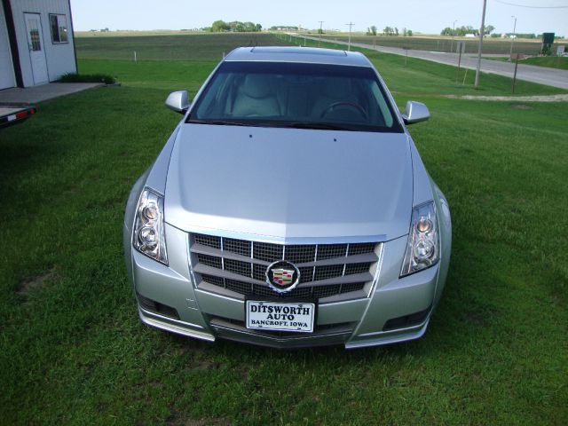 Cadillac CTS 2010 photo 2