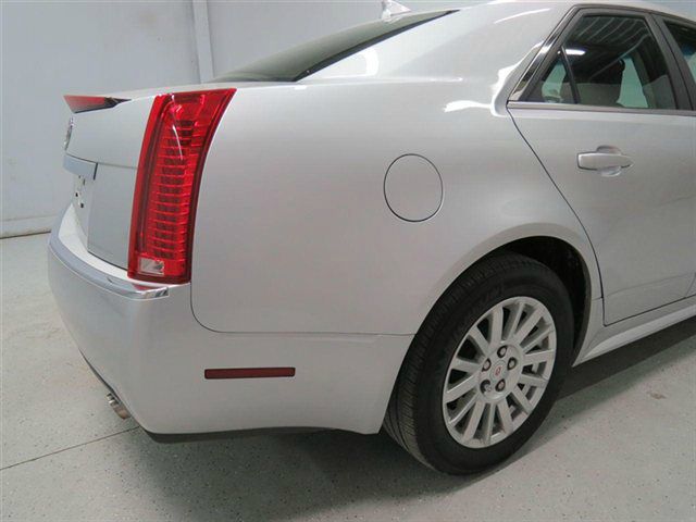 Cadillac CTS 2010 photo 1