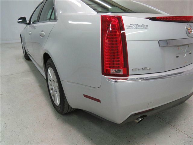 Cadillac CTS 2010 photo 16