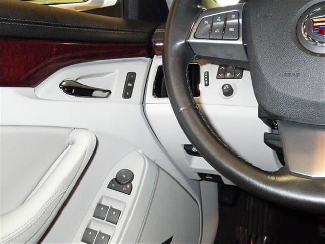 Cadillac CTS 2010 photo 40