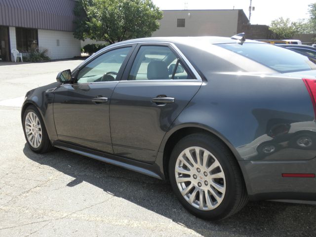 Cadillac CTS 2010 photo 2