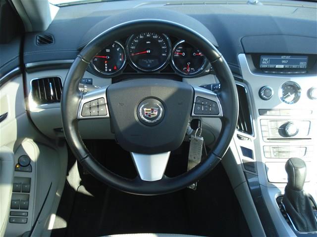 Cadillac CTS 2011 photo 17