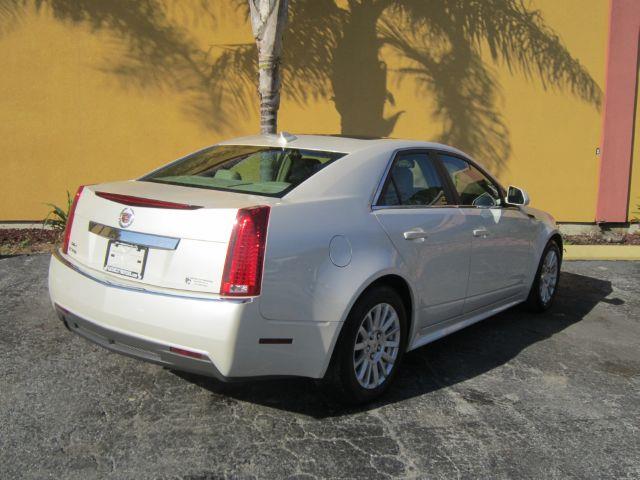 Cadillac CTS 2011 photo 1