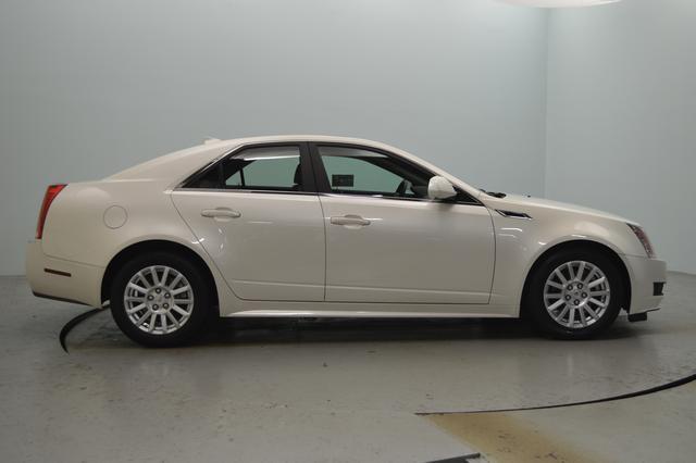 Cadillac CTS 2011 photo 1