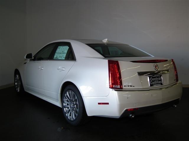 Cadillac CTS 2012 photo 1