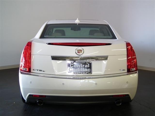 Cadillac CTS 2012 photo 2