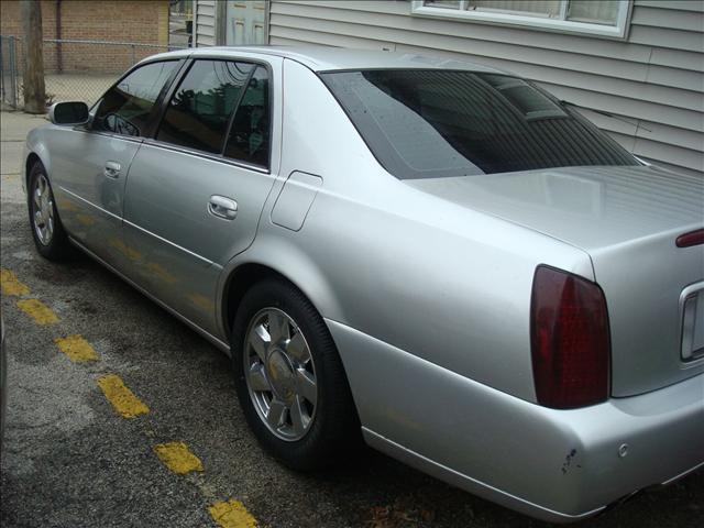 Cadillac DTS 2000 photo 1