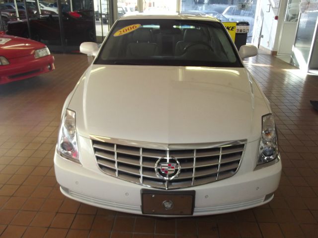 Cadillac DTS 2006 photo 1