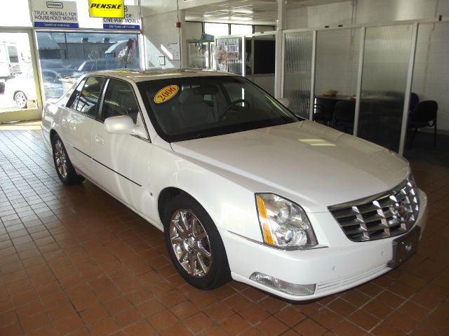 Cadillac DTS 2006 photo 2