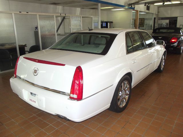 Cadillac DTS 2006 photo 3