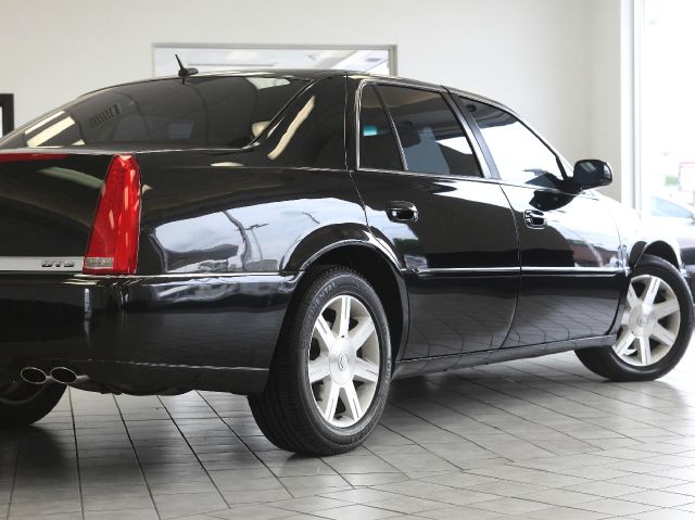 Cadillac DTS 2006 photo 29